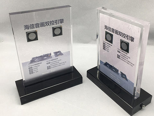 亚克力展示架和玻璃展示架要怎么选