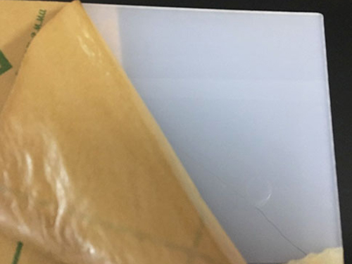 纯新料亚克力板和亚克力再生板的识别方法